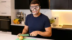 Des larmes en coupant des oignons ? Le secret des chefs professionnels dont personne ne parle